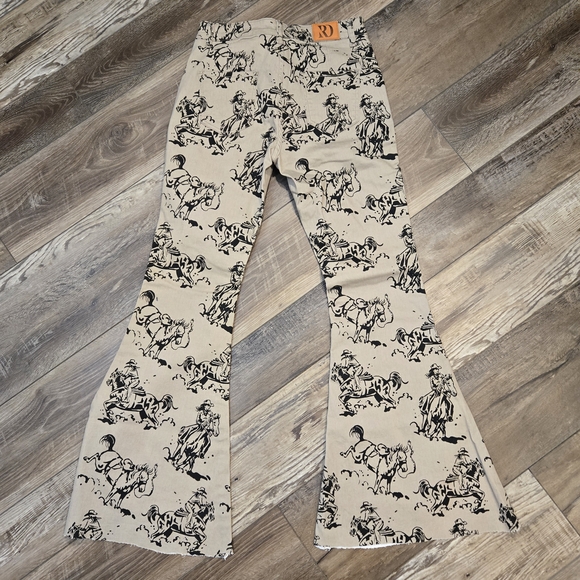 Ranch Dressn Flares - Picture 1 of 4